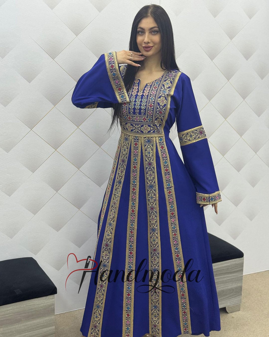 Sanaa Palestinian Tatreez embroidered dress Thobe 2